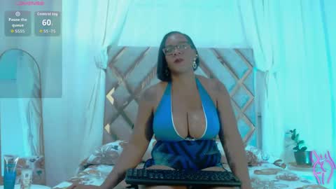 MilaMonroeXX online show from May 14, 2026, 2:18 am