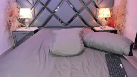 milan_lewiss online show from April 1, 2026, 1:41 pm