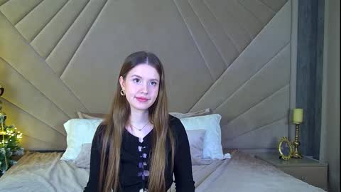 MilanaBalmain online show from December 15, 2024, 1:54 pm