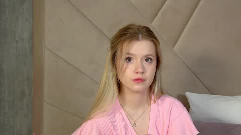 MilanaBalmain online show from April 6, 2026, 4:46 am