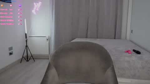 Milana online show from April 17, 2026, 7:50 pm