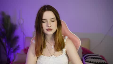 milanamoons online show from September 13, 2025, 12:16 pm