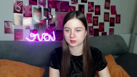 milanaroz online show from November 27, 2025, 5:53 am