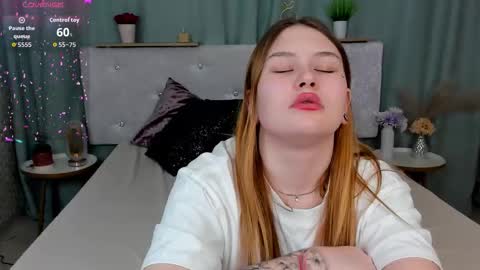 Snapshot of milanaxhoney chatting on February 28, 2026, 2:01 am milanaxhoney online show from February 28, 2026, 2:01 am