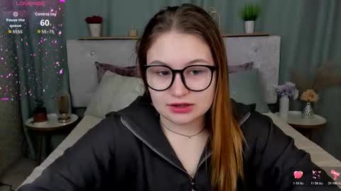 Snapshot of milanaxhoney chatting on March 5, 2026, 1:01 am milanaxhoney online show from March 5, 2026, 1:01 am