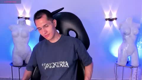 Snapshot of milandavid1 chatting on March 16, 2026, 6:01 pm milandavid1 online show from March 16, 2026, 6:01 pm