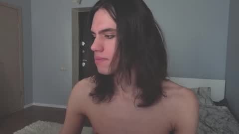 Mila online show from March 1, 2026, 8:27 am