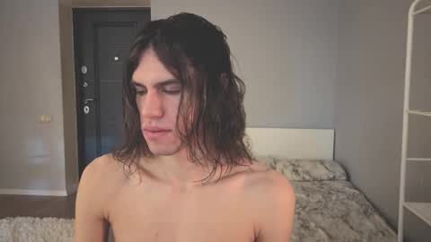 Mila online show from March 19, 2026, 10:52 am