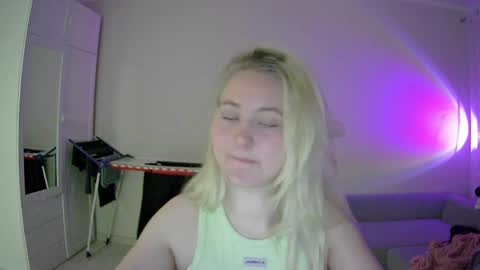 Milena new nonude shy blonde natural online show from April 30, 2026, 8:26 pm