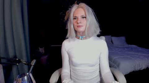 Milena online show from December 4, 2024, 2:31 am