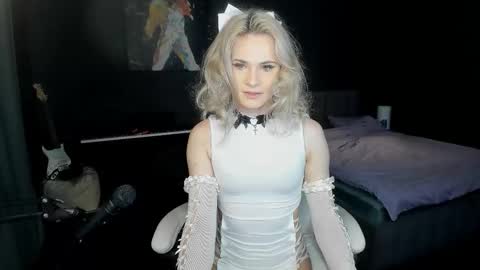 Milena online show from October 29, 2025, 7:21 am