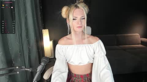 Milena online show from April 5, 2026, 1:36 am