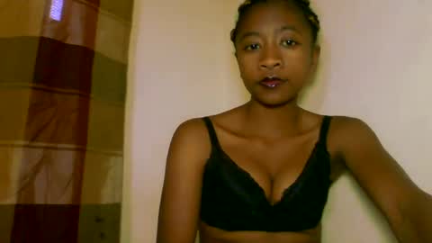 Snapshot of milennah chatting on July 15, 2026, 11:15 am milennah online show from July 15, 2026, 11:15 am