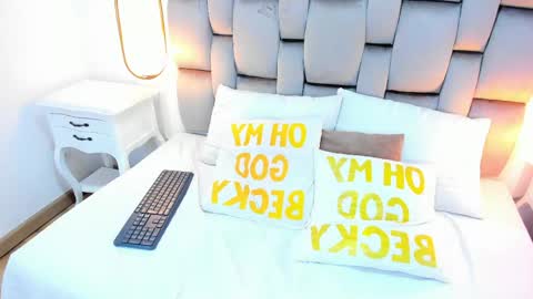 Snapshot of miley_jones_ chatting on May 27, 2026, 8:39 pm miley jones online show from May 27, 2026, 8:39 pm