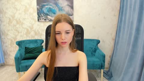 mileygloss online show from February 4, 2025, 2:43 pm