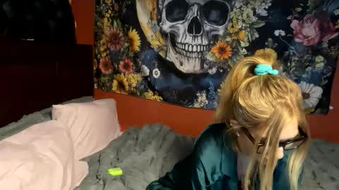 Snapshot of milf4everjenna chatting on February 23, 2026, 9:34 pm milf4everjenna online show from February 23, 2026, 9:34 pm