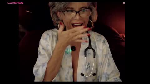 Snapshot of milf_ette chatting on May 9, 2026, 11:10 pm Fabiola online show from May 9, 2026, 11:10 pm