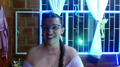 Ana online show from October 22, 2025, 4:35 am