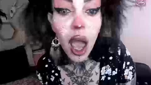 Isabella online show from September 25, 2025, 1:59 pm