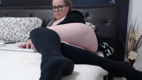 milfa online show from February 16, 2025, 11:38 am