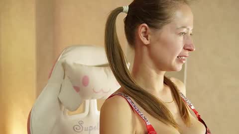 milfcruze online show from October 14, 2025, 1:50 am