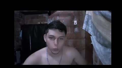 milk_boy25 online show from September 17, 2025, 9:38 pm