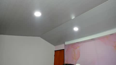 S O F I A online show from November 1, 2025, 11:07 pm