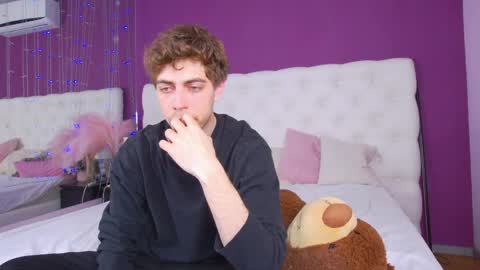 Snapshot of milkhunter_ chatting on April 11, 2026, 7:45 am milkhunter_ online show from April 11, 2026, 7:45 am