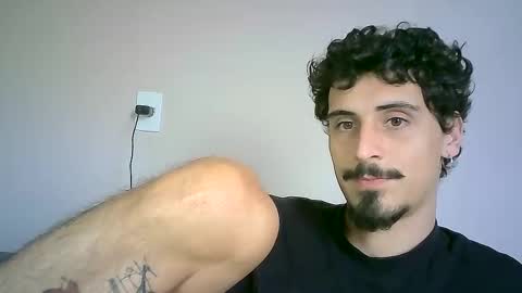 Snapshot of milkoffee chatting on December 3, 2024, 1:21 pm milkoffee online show from December 3, 2024, 1:21 pm