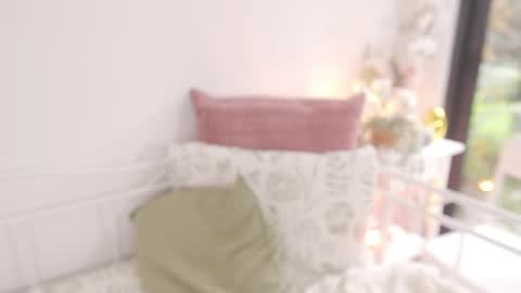 milky_0 online show from June 5, 2026, 7:19 pm