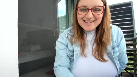 Snapshot of milkykandy chatting on May 10, 2026, 1:49 pm Livia online show from May 10, 2026, 1:49 pm