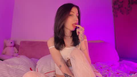 Milla online show from April 22, 2026, 12:02 am