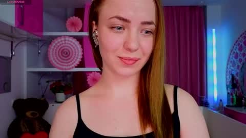 Snapshot of millana_hot chatting on April 15, 2026, 9:15 pm Milana online show from April 15, 2026, 9:15 pm