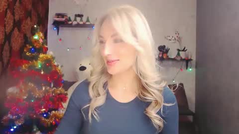 Snapshot of millaxqueen chatting on December 14, 2024, 5:18 am MillaXQueen online show from December 14, 2024, 5:18 am