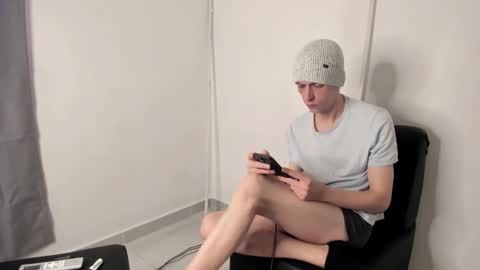 SlimnHungOH online show from April 14, 2026, 9:54 pm