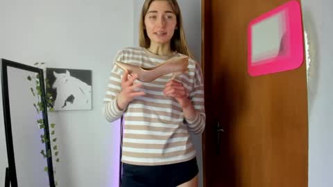 millie_lacroix online show from March 18, 2026, 1:58 pm