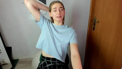 millie_lacroix online show from April 16, 2026, 1:12 pm