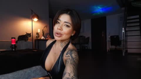 Snapshot of milliejhonson chatting on January 10, 2025, 11:29 pm Mila online show from January 10, 2025, 11:29 pm