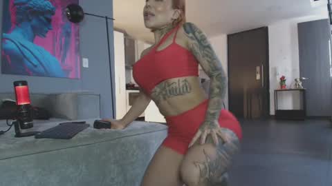 Snapshot of milliejhonson chatting on February 17, 2025, 1:10 pm Mila online show from February 17, 2025, 1:10 pm