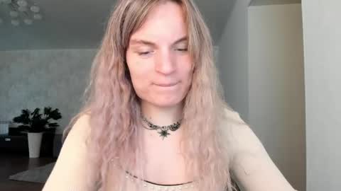Snapshot of millikira006 chatting on May 1, 2026, 1:16 pm mili-kira online show from May 1, 2026, 1:16 pm