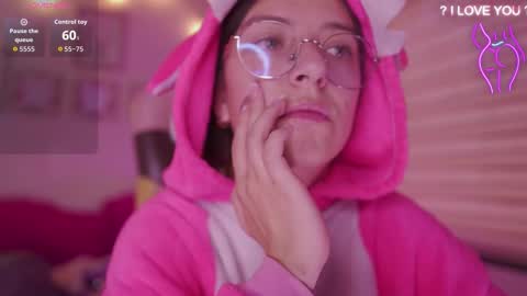 MILLY online show from March 12, 2026, 9:32 pm