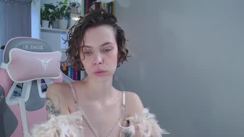 Snapshot of milly_ross23 chatting on January 10, 2025, 7:25 am Milly online show from January 10, 2025, 7:25 am