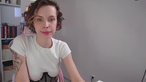 Snapshot of milly_ross23 chatting on January 19, 2025, 7:25 am Milly online show from January 19, 2025, 7:25 am