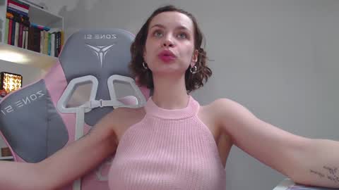 Snapshot of milly_ross23 chatting on February 2, 2025, 11:19 am Milly online show from February 2, 2025, 11:19 am