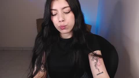 Snapshot of millyx_ chatting on June 16, 2026, 9:23 am Emily online show from June 16, 2026, 9:23 am