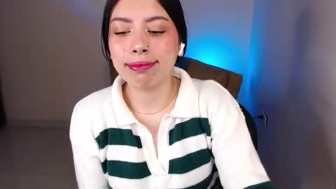 Snapshot of millyx_ chatting on June 19, 2026, 12:48 am Emily online show from June 19, 2026, 12:48 am