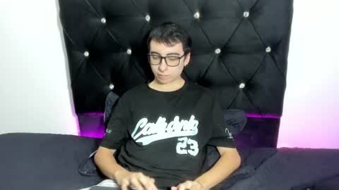 milogm_ online show from July 8, 2026, 4:39 am