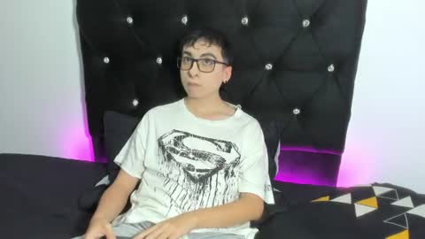 milogm_ online show from July 22, 2026, 5:54 am