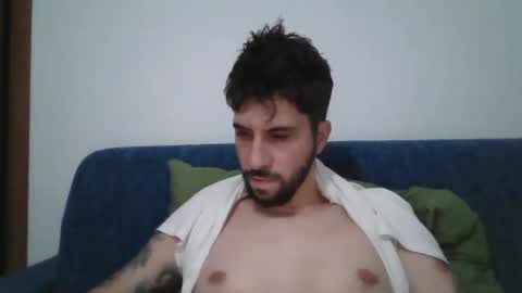 Snapshot of milten1987 chatting on January 9, 2026, 10:44 pm milten1987 online show from January 9, 2026, 10:44 pm