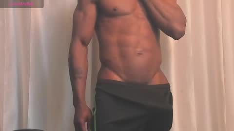 Snapshot of miltonn_jakee chatting on January 29, 2025, 12:33 am Miltonn online show from January 29, 2025, 12:33 am
